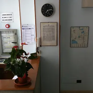 2* Hotel Mira